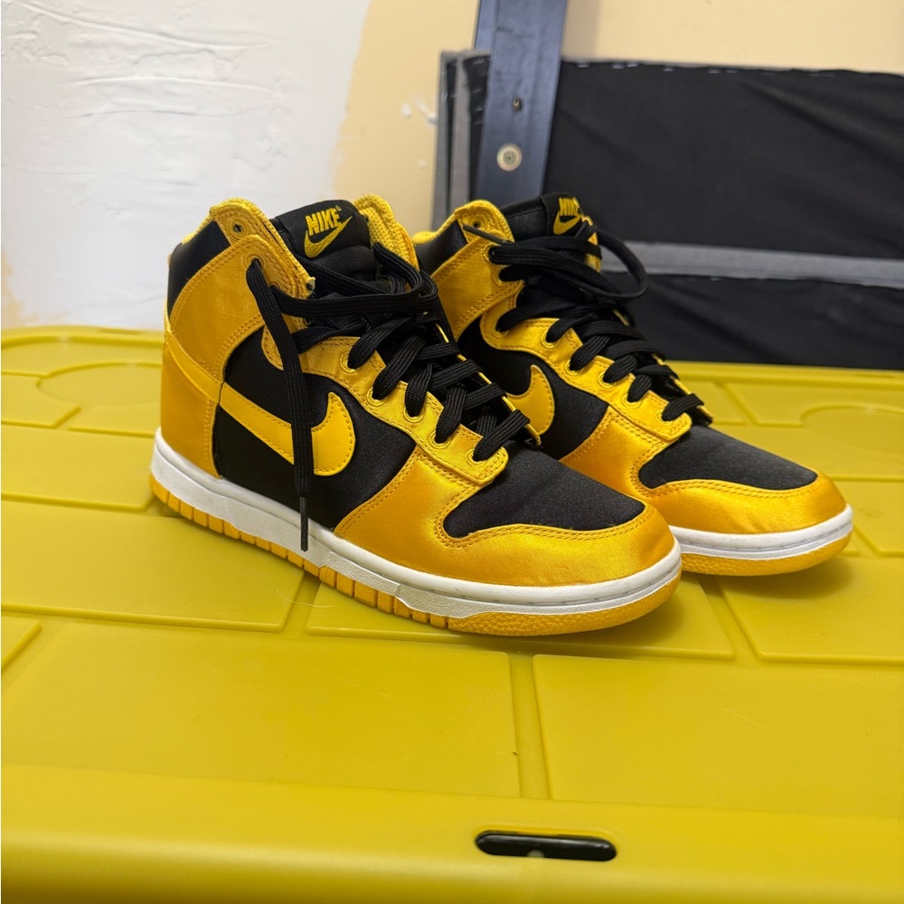 Nike woman’s satin yellow / black dunks